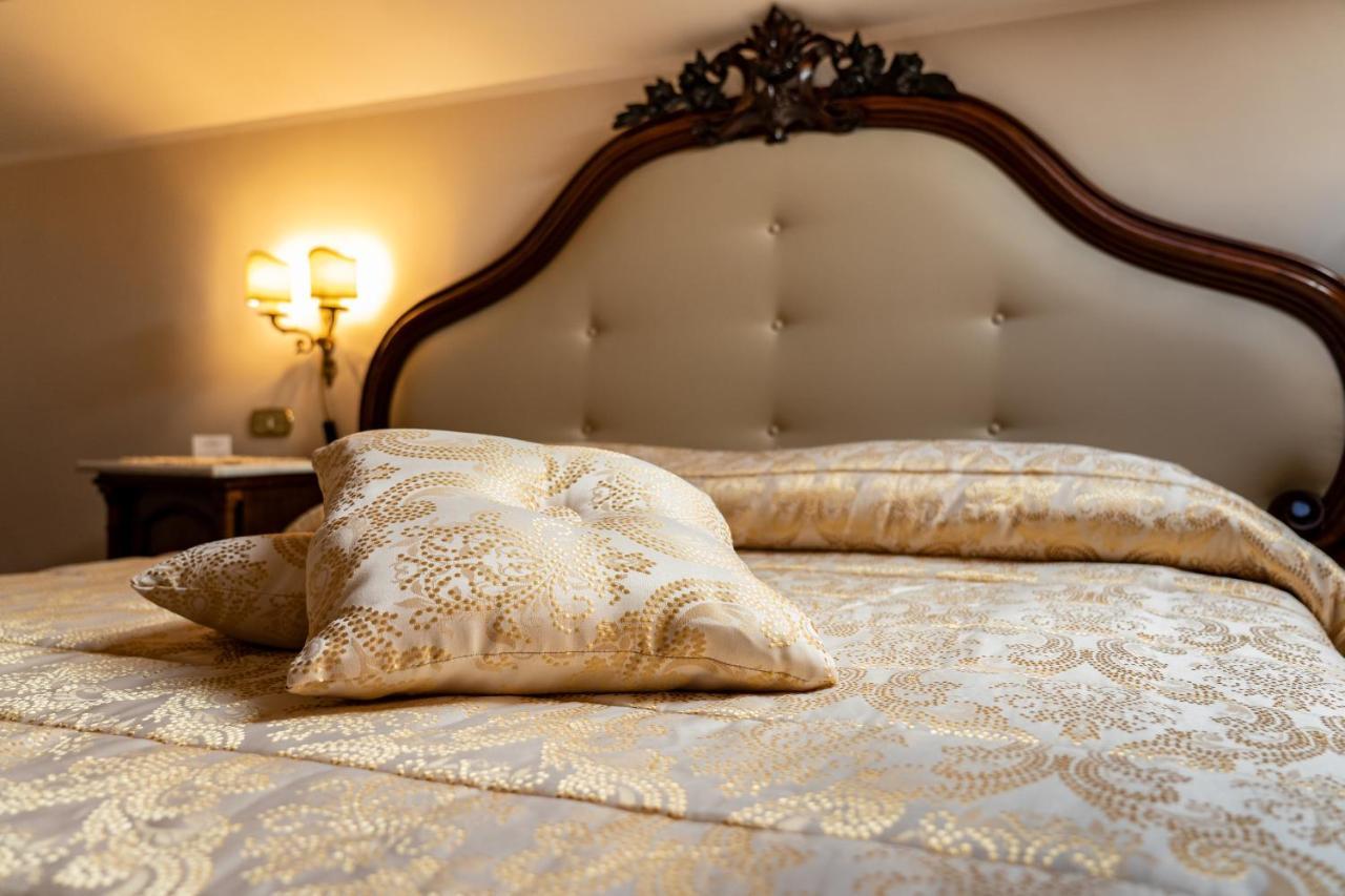 Real Borbone Bed & Breakfast กาแซร์ตา ภายนอก รูปภาพ