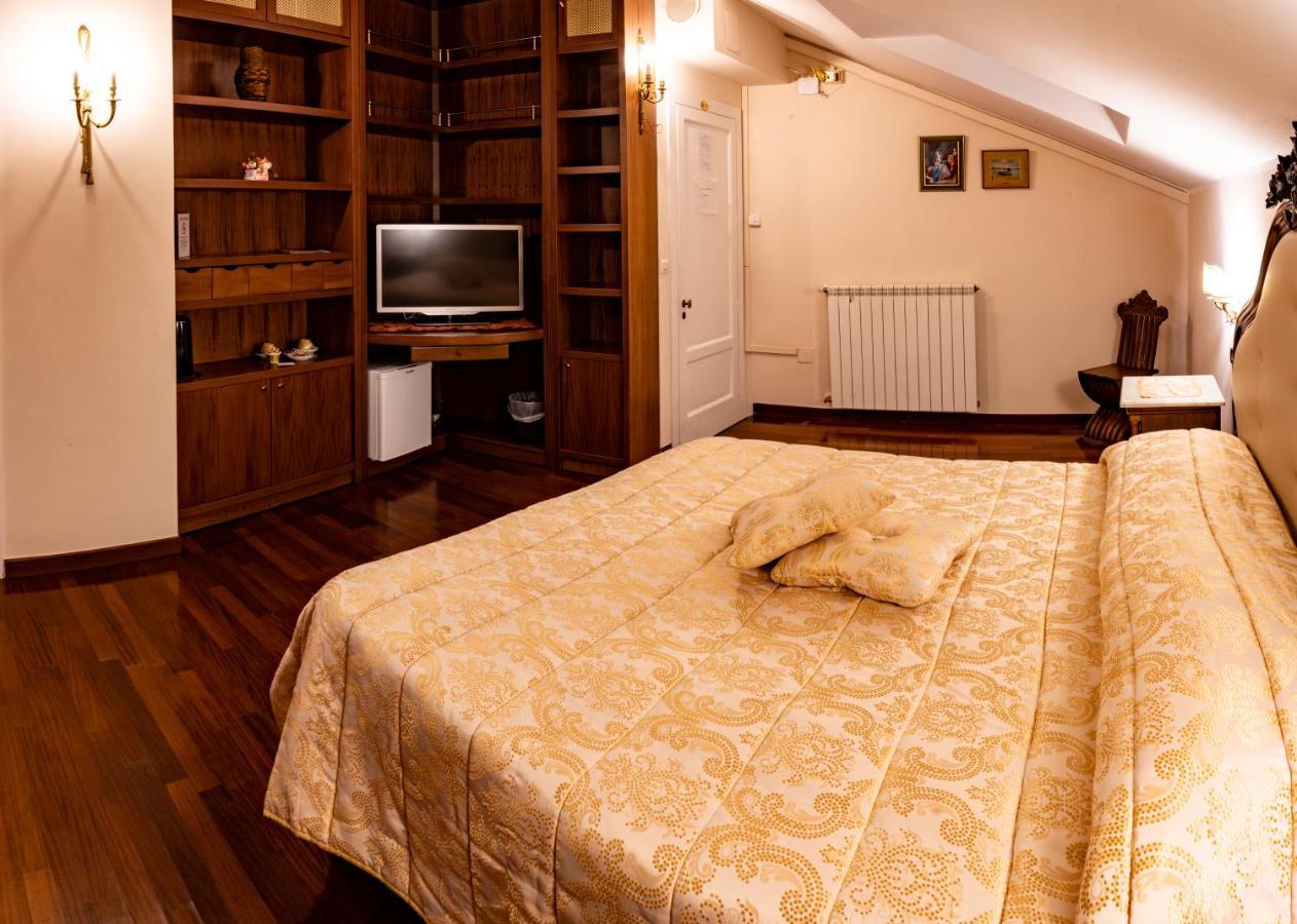 Real Borbone Bed & Breakfast กาแซร์ตา ภายนอก รูปภาพ